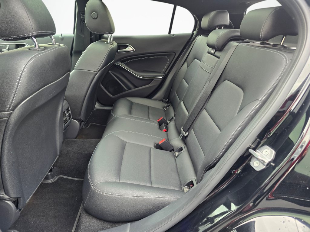 Used 2018 Mercedes-Benz GLA 250 4MATIC image 19