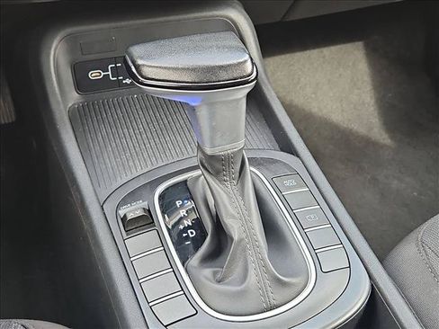 Used 2024 Hyundai Kona SEL FWD image 12