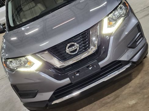 Used 2017 Nissan Rogue SV FWD image 19