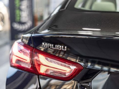 Used 2020 Chevrolet Malibu LT w/ Leather Package image 13