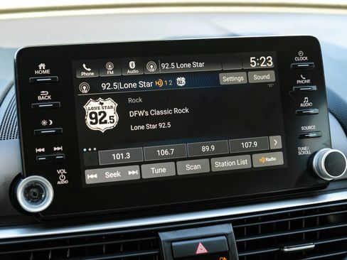 Used 2018 Honda Accord EX image 34