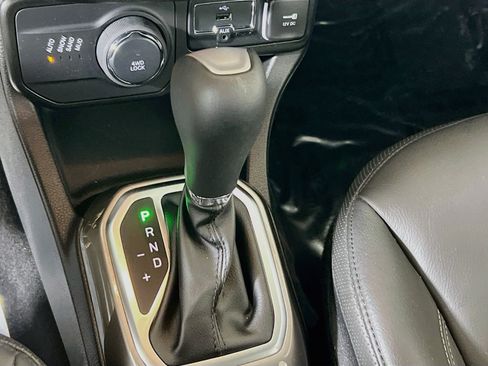 Used 2022 Jeep Renegade Limited AWD/4WD image 17