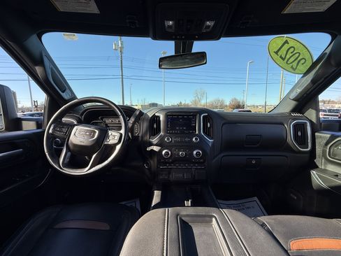 Used 2021 GMC Sierra 2500 AT4 w/ AT4 Preferred Package image 17