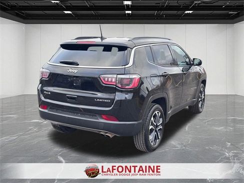 Certified 2022 Jeep Compass Limited image 5