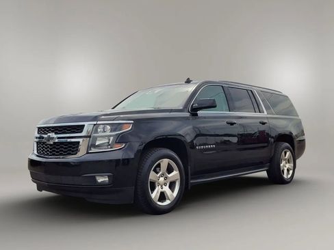 Used 2015 Chevrolet Suburban LT image 3
