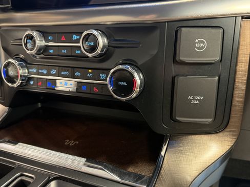 Used 2025 Ford F150 King Ranch w/ FX4 Off-Road Package AWD/4WD image 12