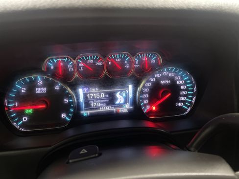 Used 2018 GMC Yukon SLE w/ SLE Value Package image 32