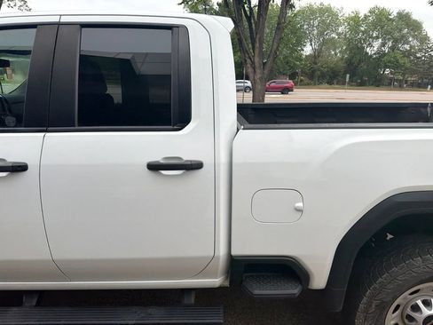 Used 2022 GMC Sierra 2500 Pro w/ Convenience Package AWD/4WD image 3