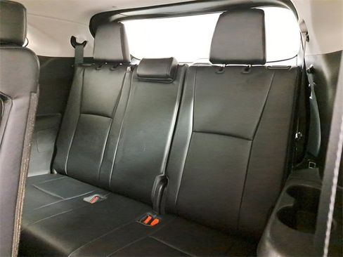Used 2023 Toyota Highlander XLE image 14