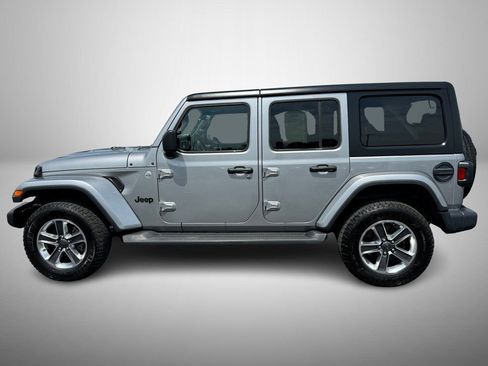 Used 2020 Jeep Wrangler Unlimited Sahara AWD/4WD image 6