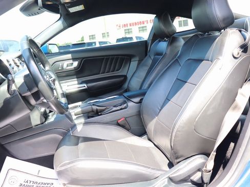 Used 2022 Ford Mustang Premium image 18