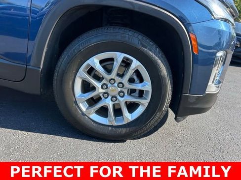 Used 2023 Chevrolet Traverse LS image 8