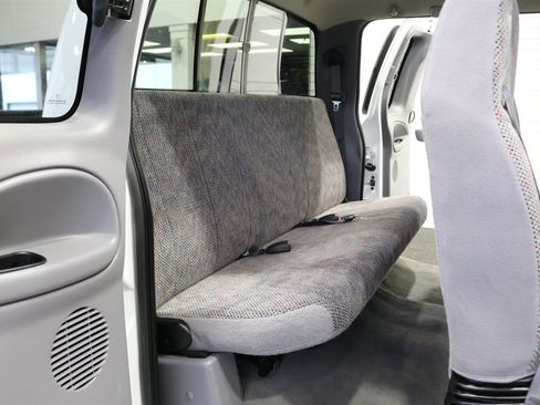 Used 2000 Dodge Ram 2500 Truck SLT image 18