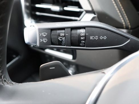 New 2025 GMC Yukon XL Elevation w/ LPO, Elevation Black Package image 17