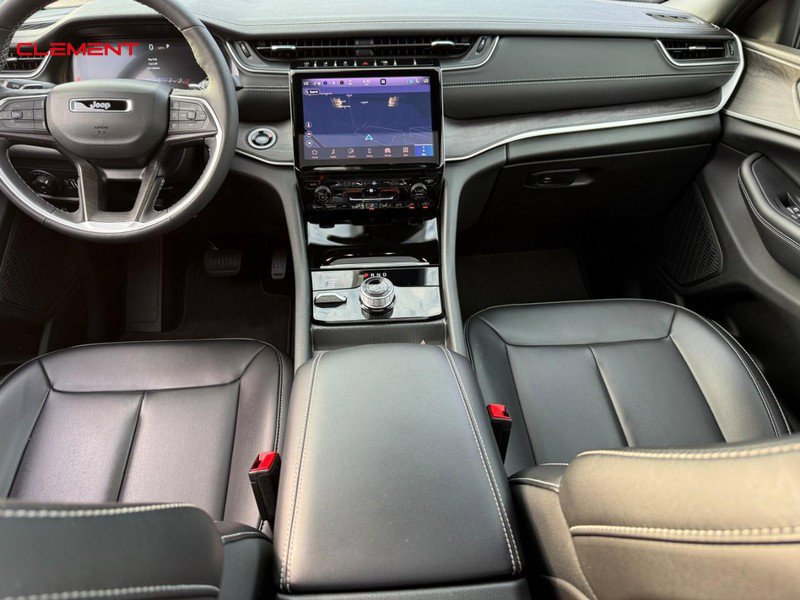 Used 2025 Jeep Grand Cherokee L Limited w/ Black Appearance Package AWD/4WD image 16
