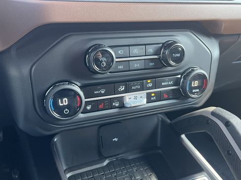 Used 2024 Ford Bronco Outer Banks AWD/4WD image 24