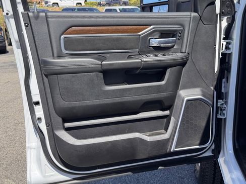 Used 2024 RAM 2500 Laramie AWD/4WD image 15