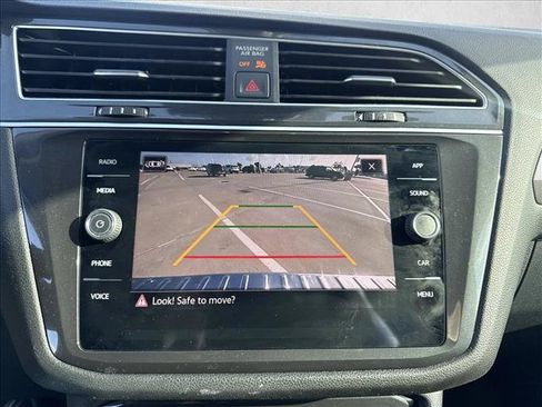 Used 2023 Volkswagen Tiguan SE FWD image 13