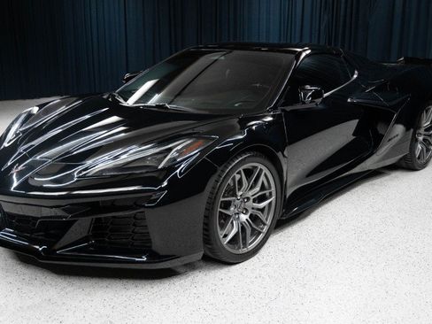 Used 2024 Chevrolet Corvette Z06 RWD image 1