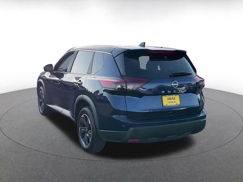Used 2025 Nissan Rogue SV FWD image 11