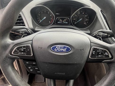 Used 2017 Ford Escape SE w/ Equipment Group 201A AWD/4WD image 14