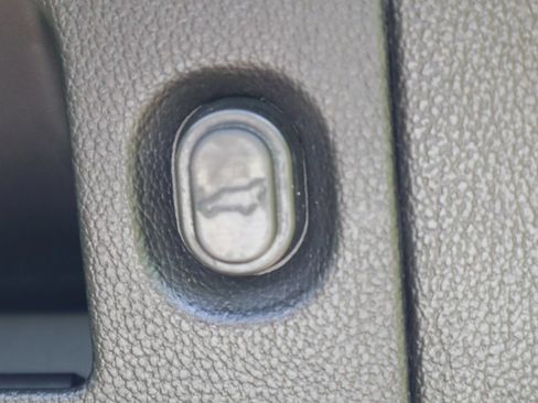 Used 2015 Chevrolet Suburban LTZ RWD image 19