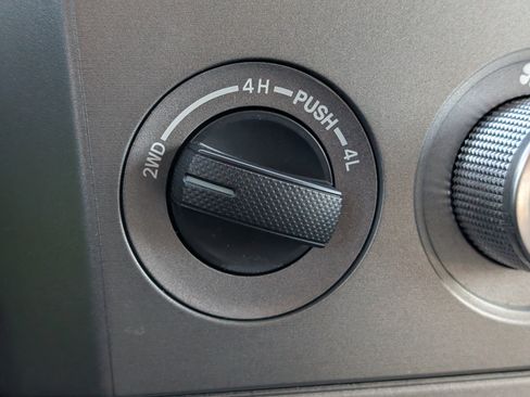 Used 2015 Toyota Sequoia Platinum image 19