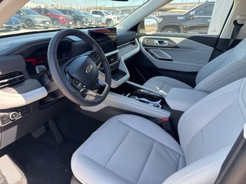 Used 2025 Ford Explorer Platinum w/ Ultimate Package image 5