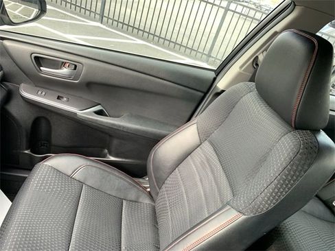 Used 2015 Toyota Camry XSE image 27
