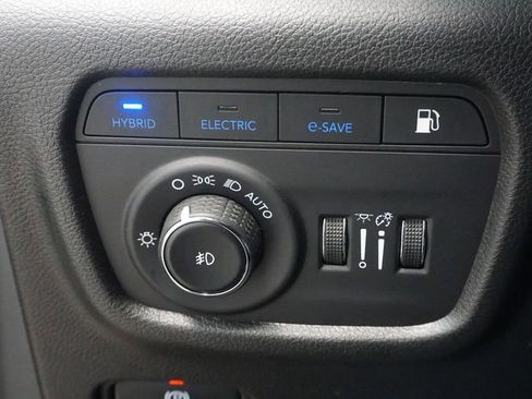 Used 2023 Jeep Grand Cherokee 4WD 4xe image 29