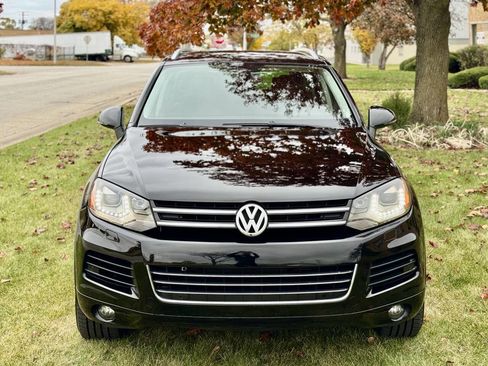 Used 2012 Volkswagen Touareg Sport image 1