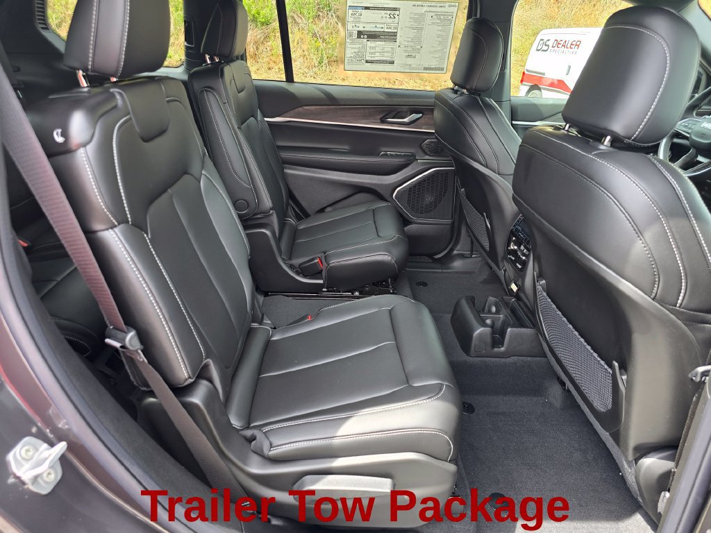 New 2026 Jeep Grand Cherokee L Limited w/ Trailer Tow Package AWD/4WD image 23