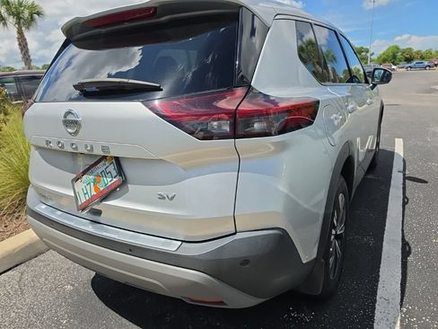 Used 2021 Nissan Rogue SV FWD image 16