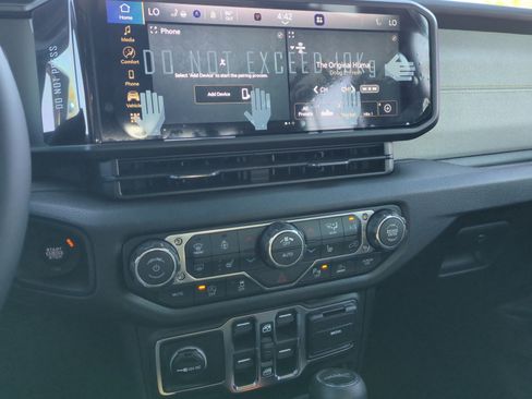 New 2026 Jeep Gladiator Sport image 12