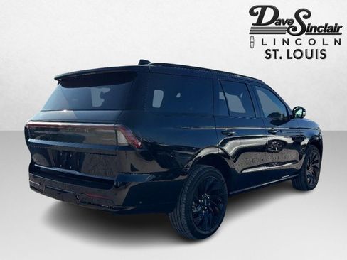 New 2025 Lincoln Navigator Reserve w/ Jet Appearance Package image 5