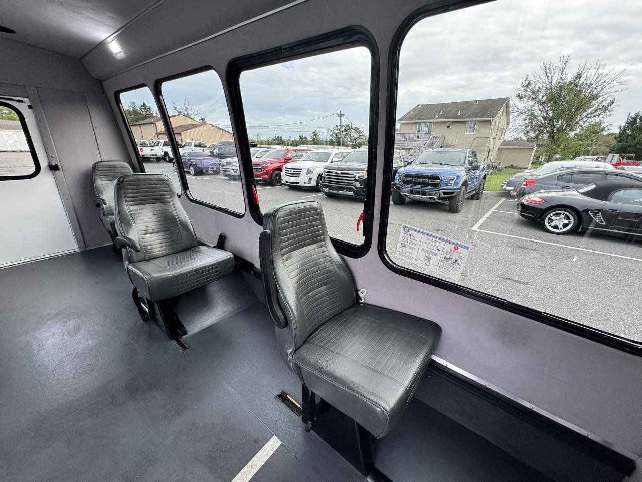 Used 2020 Chevrolet Express 3500 w/ Shuttle Bus Package RWD image 18