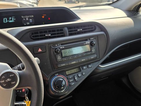 Used 2014 Toyota Prius C Two FWD image 33