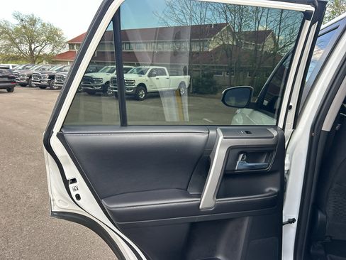 Used 2018 Toyota 4Runner SR5 image 18