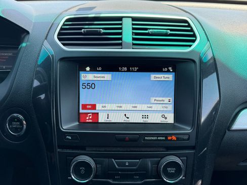Used 2017 Ford Explorer XLT w/ Equipment Group 202A FWD image 12