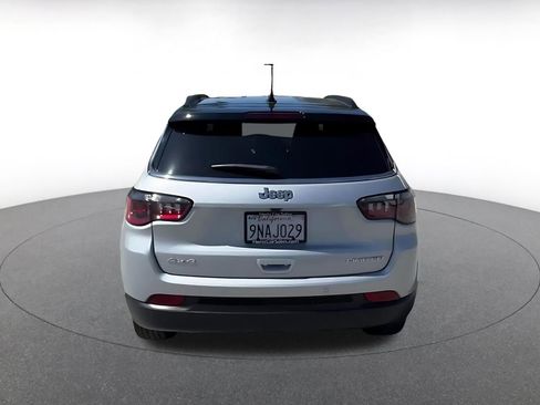 Used 2025 Jeep Compass Limited image 12