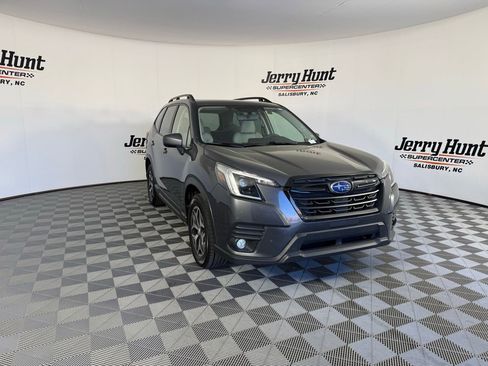 Used 2024 Subaru Forester Premium image 7