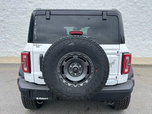 New 2025 Ford Bronco Badlands image 3