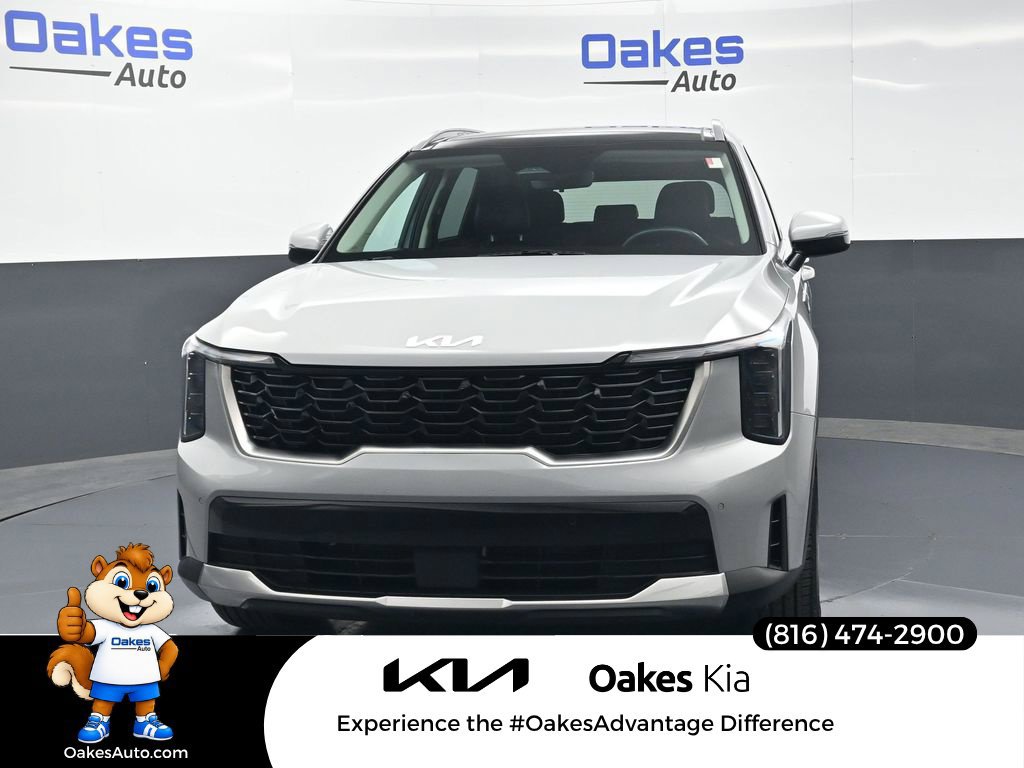 Certified 2026 Kia Sorento S w/ S Panoramic Sunroof Package FWD image 2