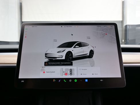 Used 2023 Tesla Model 3 Standard Range image 18