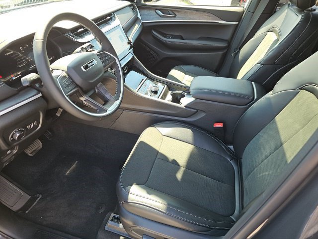 New 2026 Jeep Grand Cherokee Altitude AWD/4WD image 19
