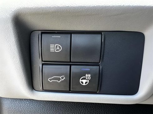 Used 2020 Toyota Highlander Limited image 13