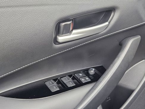 Used 2022 Toyota Corolla Hatchback image 11