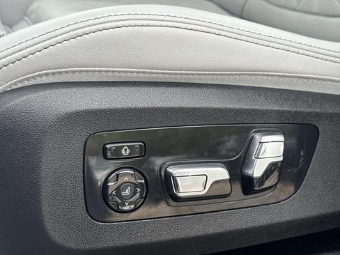 Certified 2024 BMW X5 xDrive50e w/ Premium Package AWD/4WD image 20