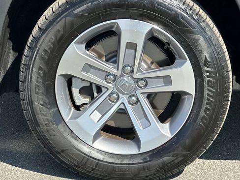 Certified 2025 Honda Pilot EX-L image 30