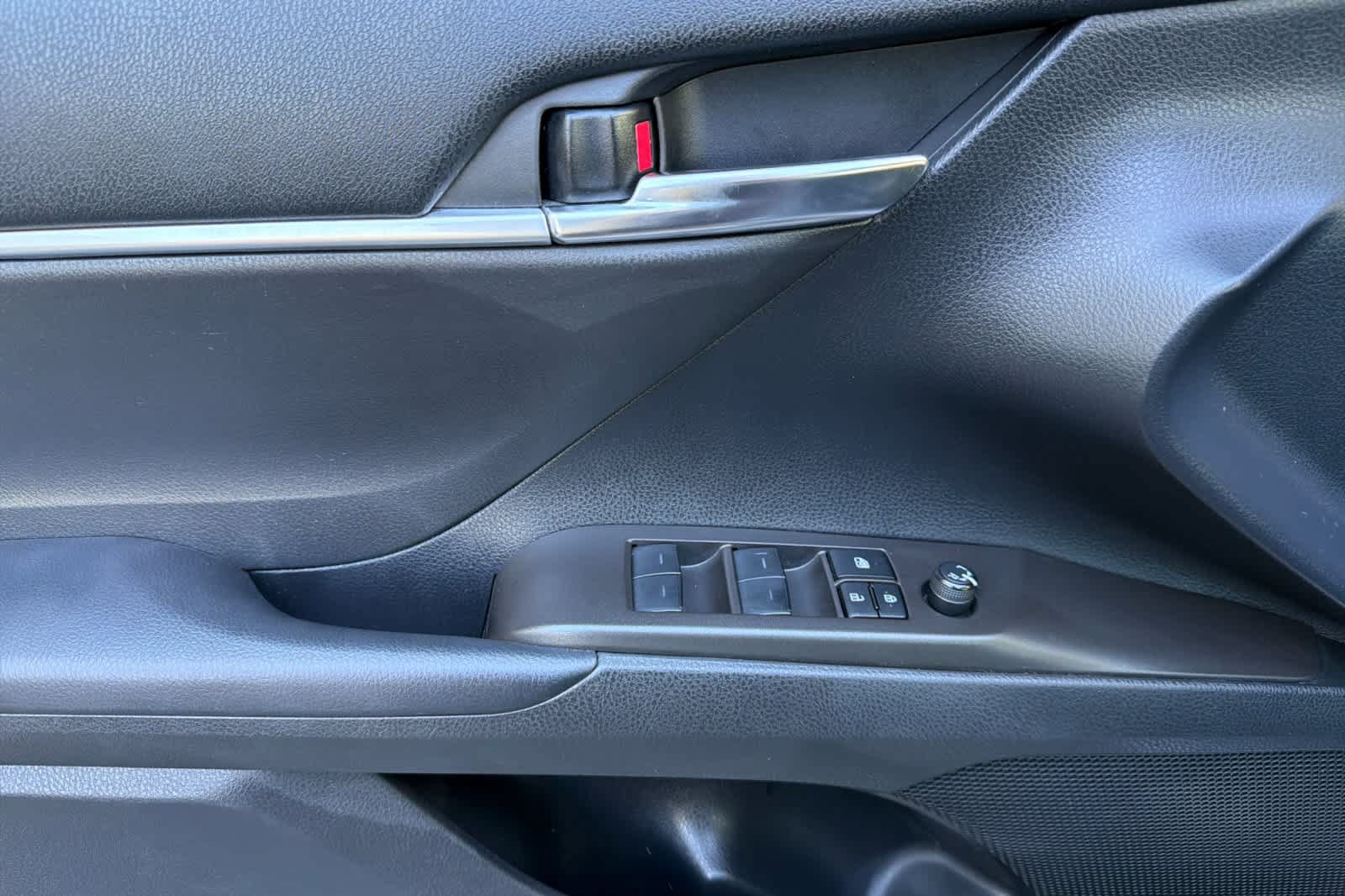 Used 2023 Toyota Camry SE w/ Audio Upgrade Package FWD image 12
